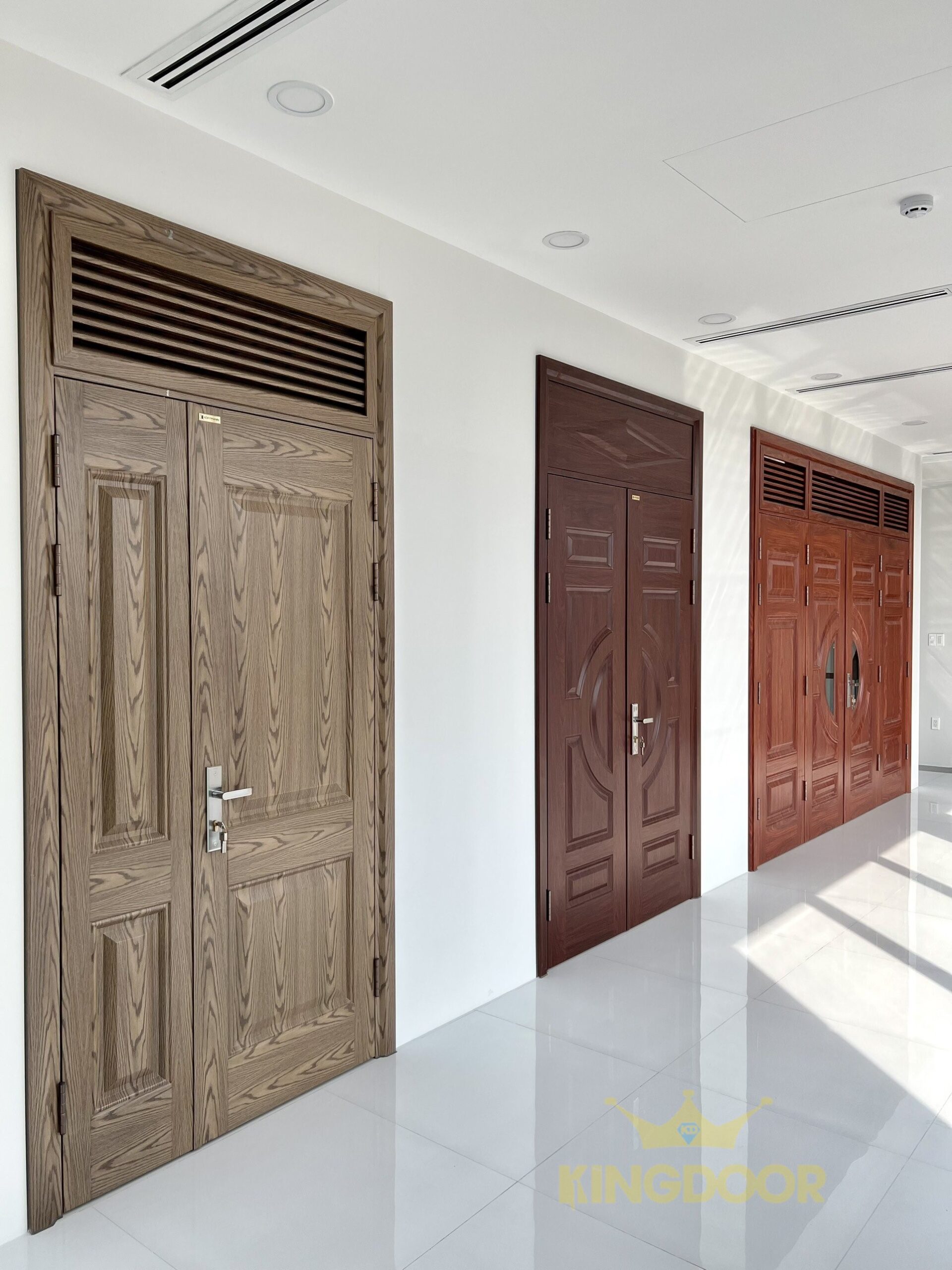 Cửa Thép Vân Gỗ Tại TPHCM
