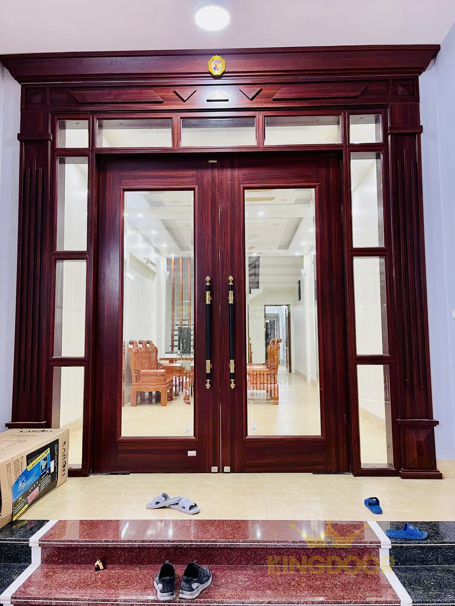 Cửa Thép Vân Gỗ Tại TPHCM