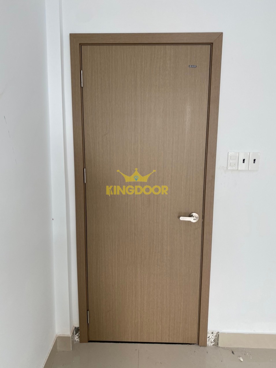 cửa nhà vệ sinh tại Long An