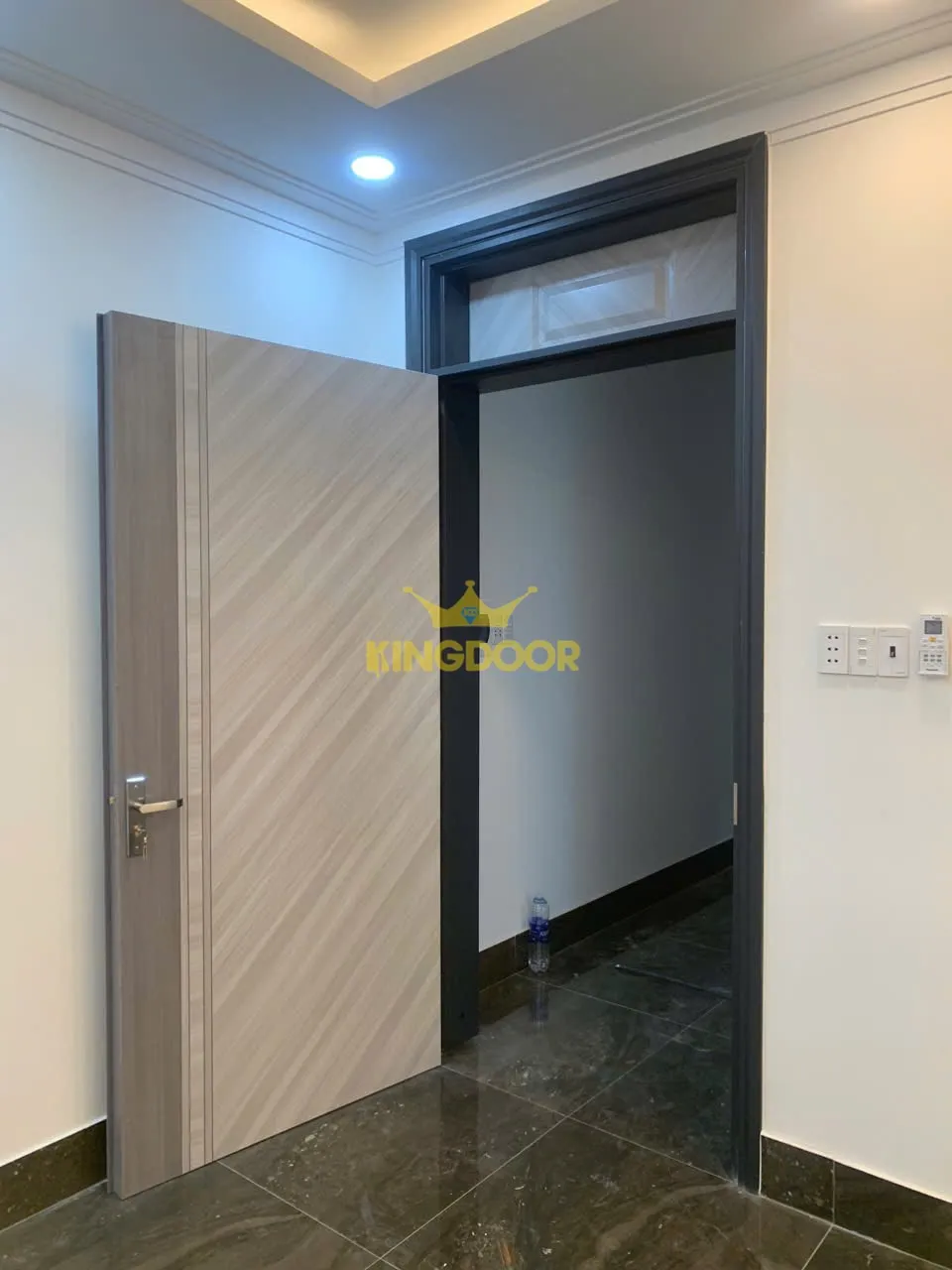 Cửa phòng ngủ tại Đồng Tháp